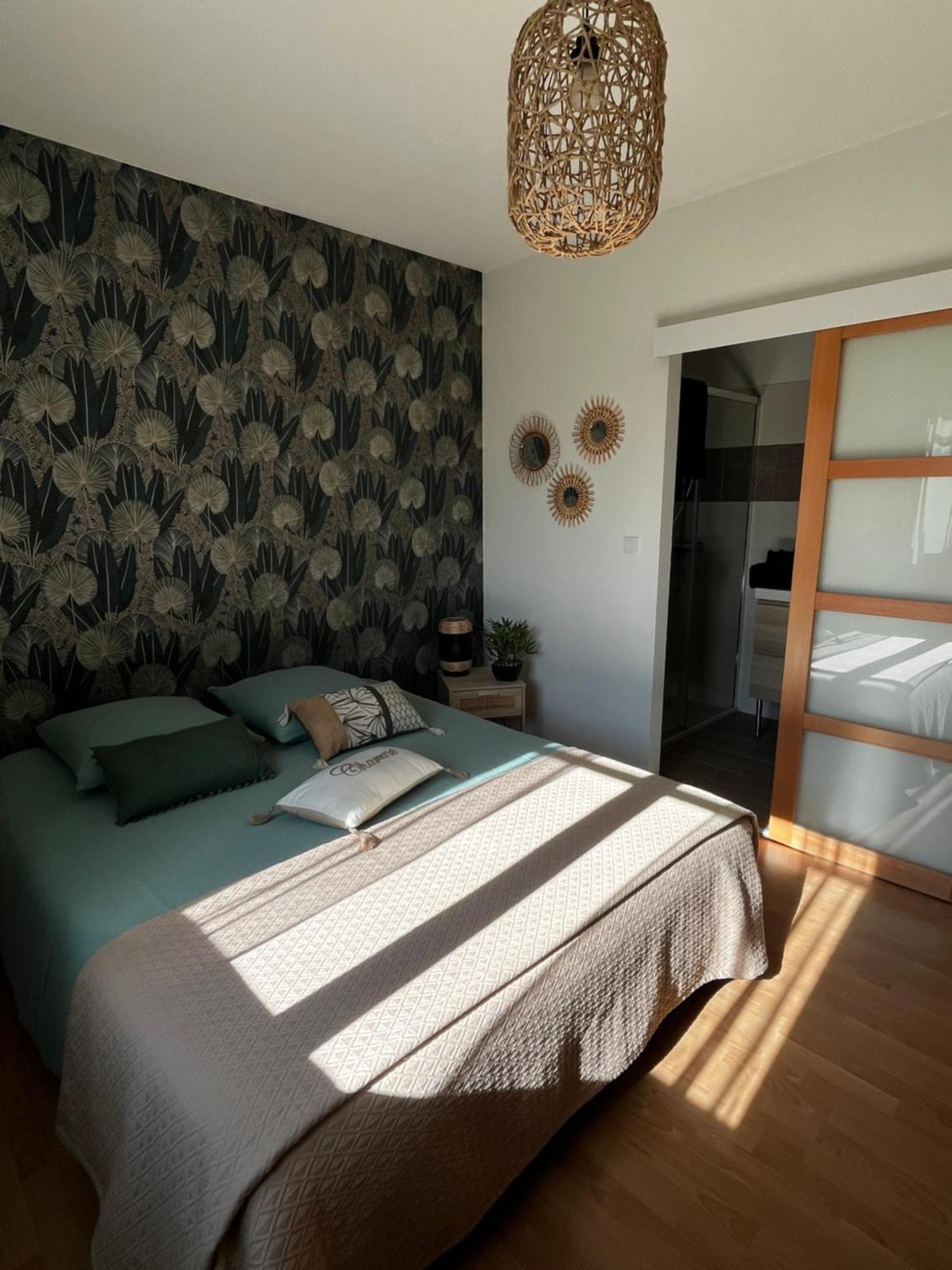 Les Voyages De Louison Bed & Breakfast Lavardac Eksteriør bilde